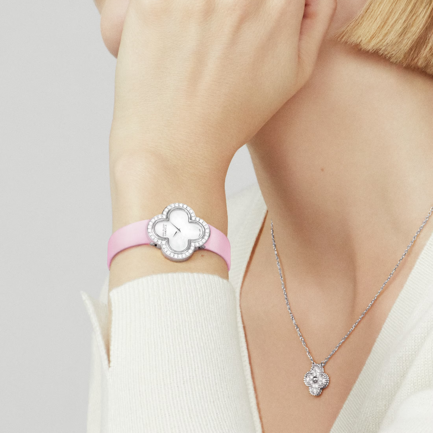 Diamanté Clover Motif Pendant