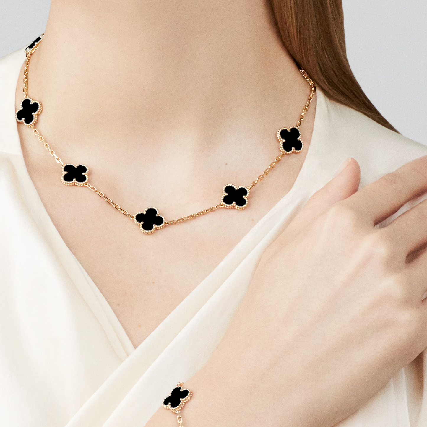 Onyx Clover Motif Necklace