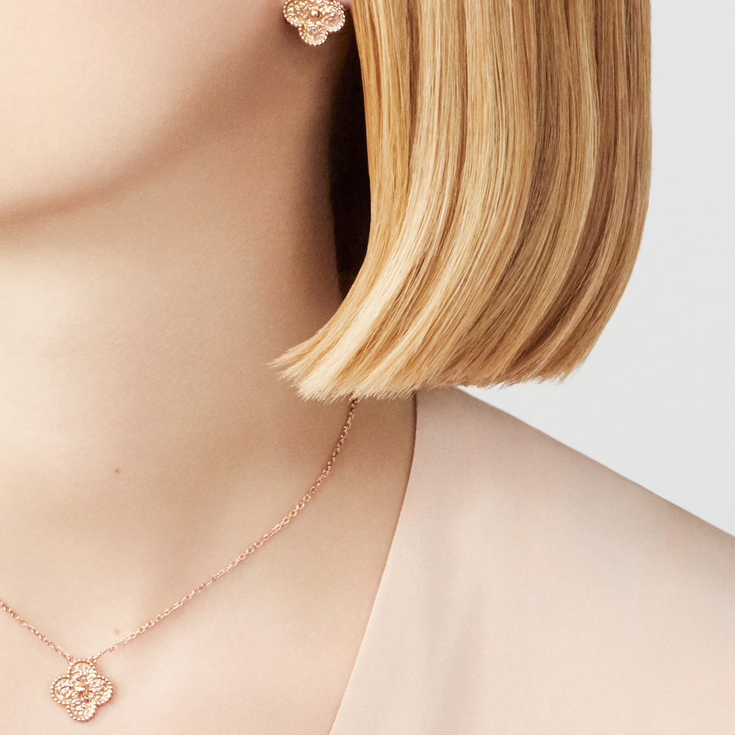Grainé Clover Motif Pendant