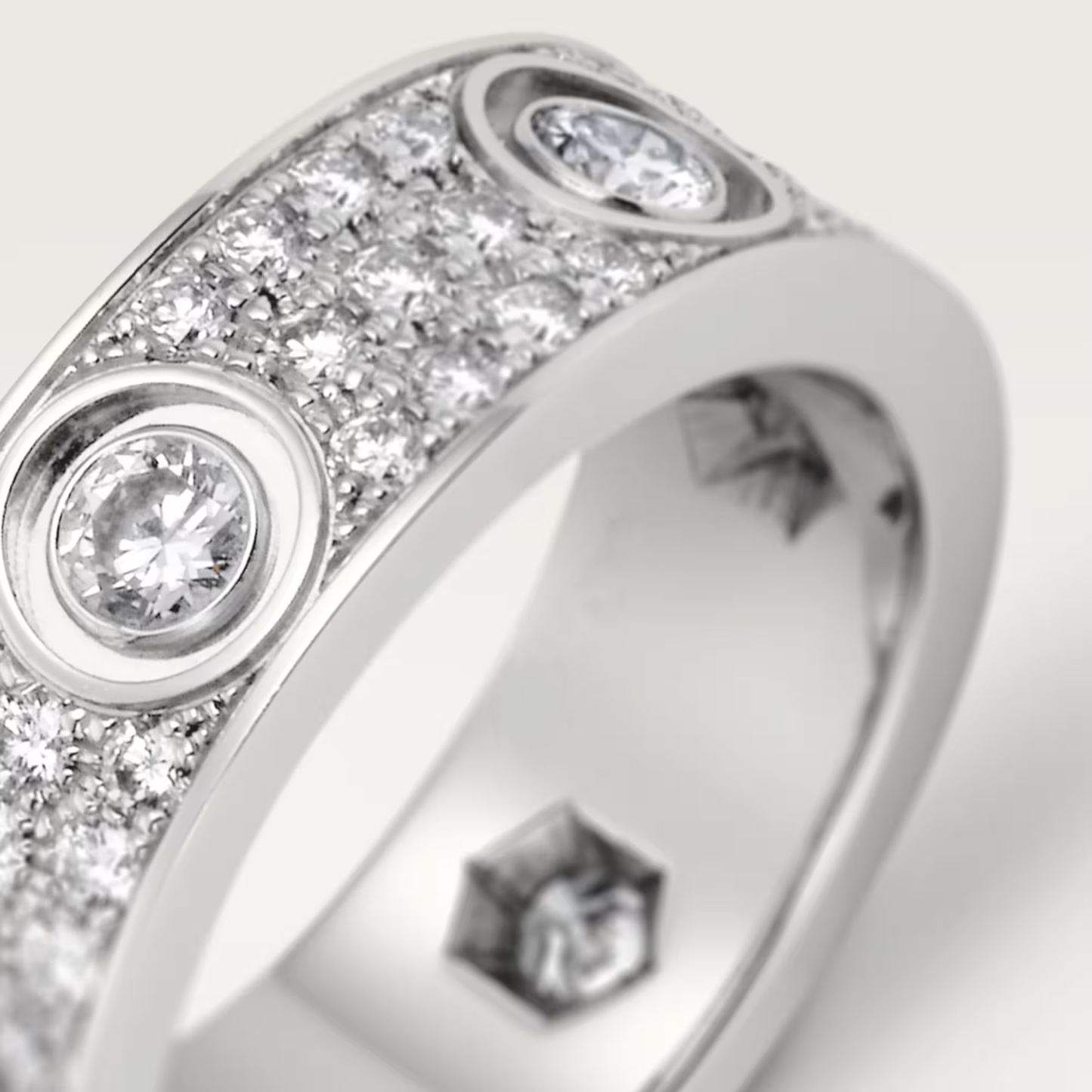 Timeless Amour Pavé Diamanté Ring