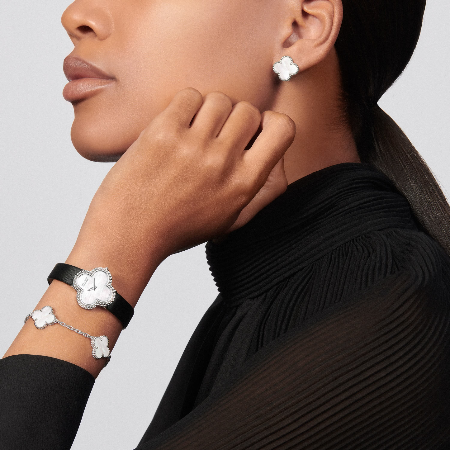 Mother-of-pearl Lucky Clover Earrings