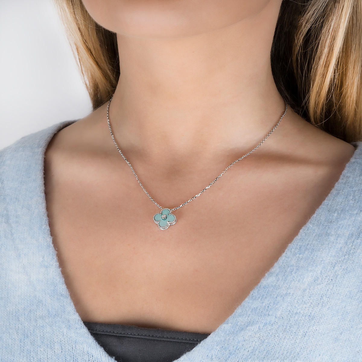 2022 Limited Clover Motif Pendant