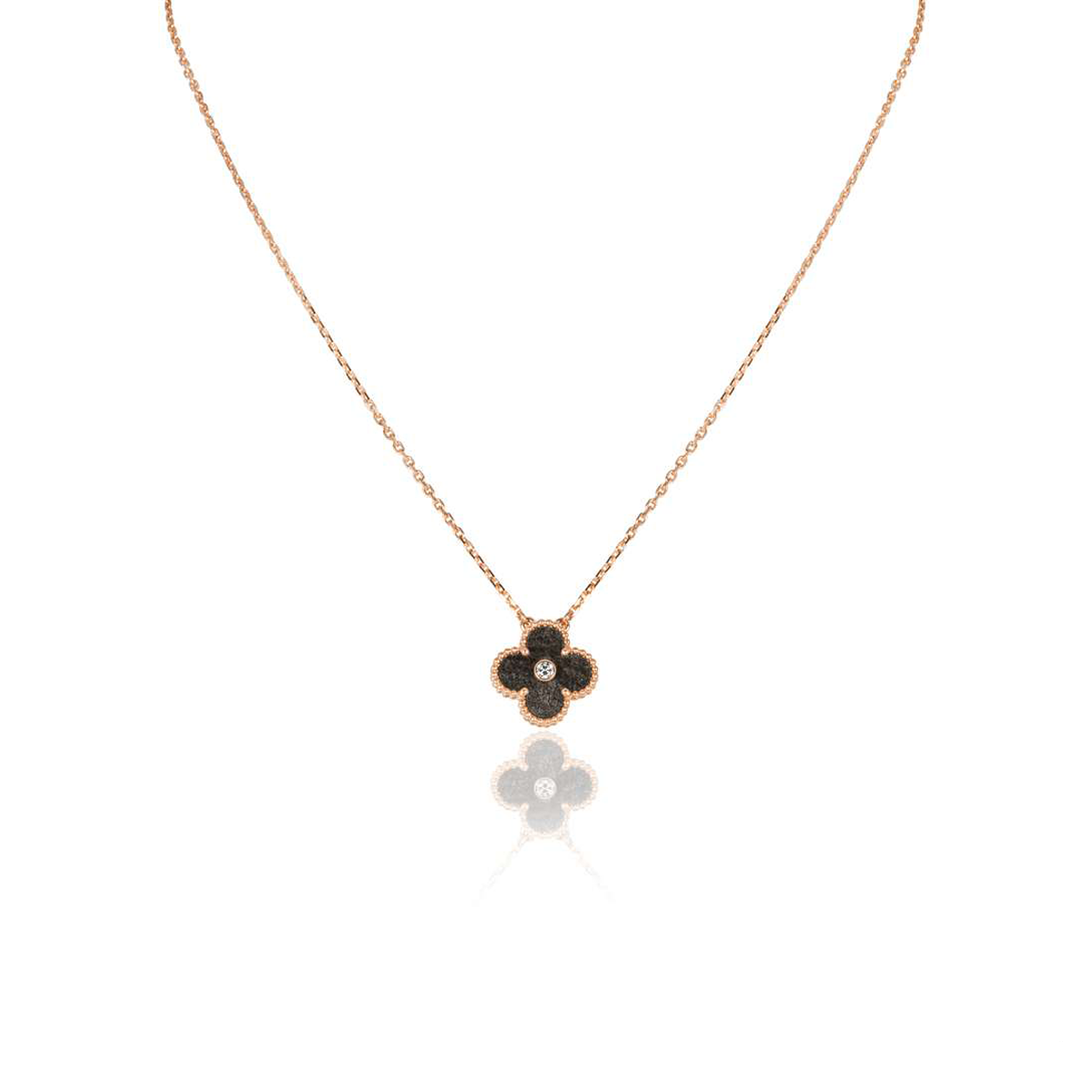 2023 Limited Clover Motif Pendant
