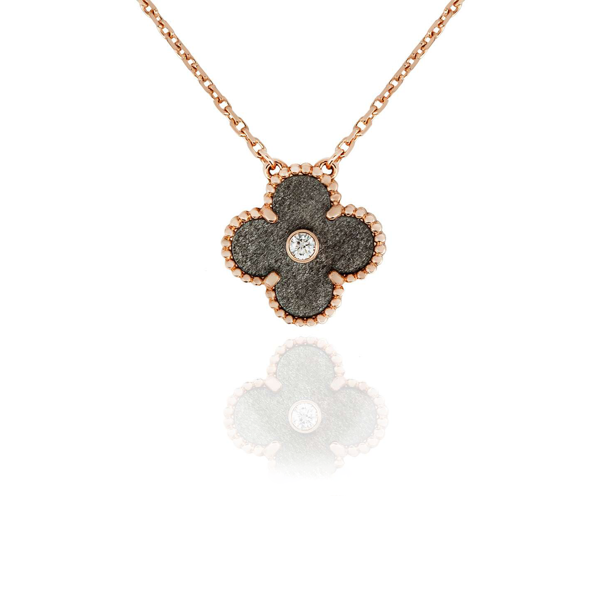 2023 Limited Clover Motif Pendant