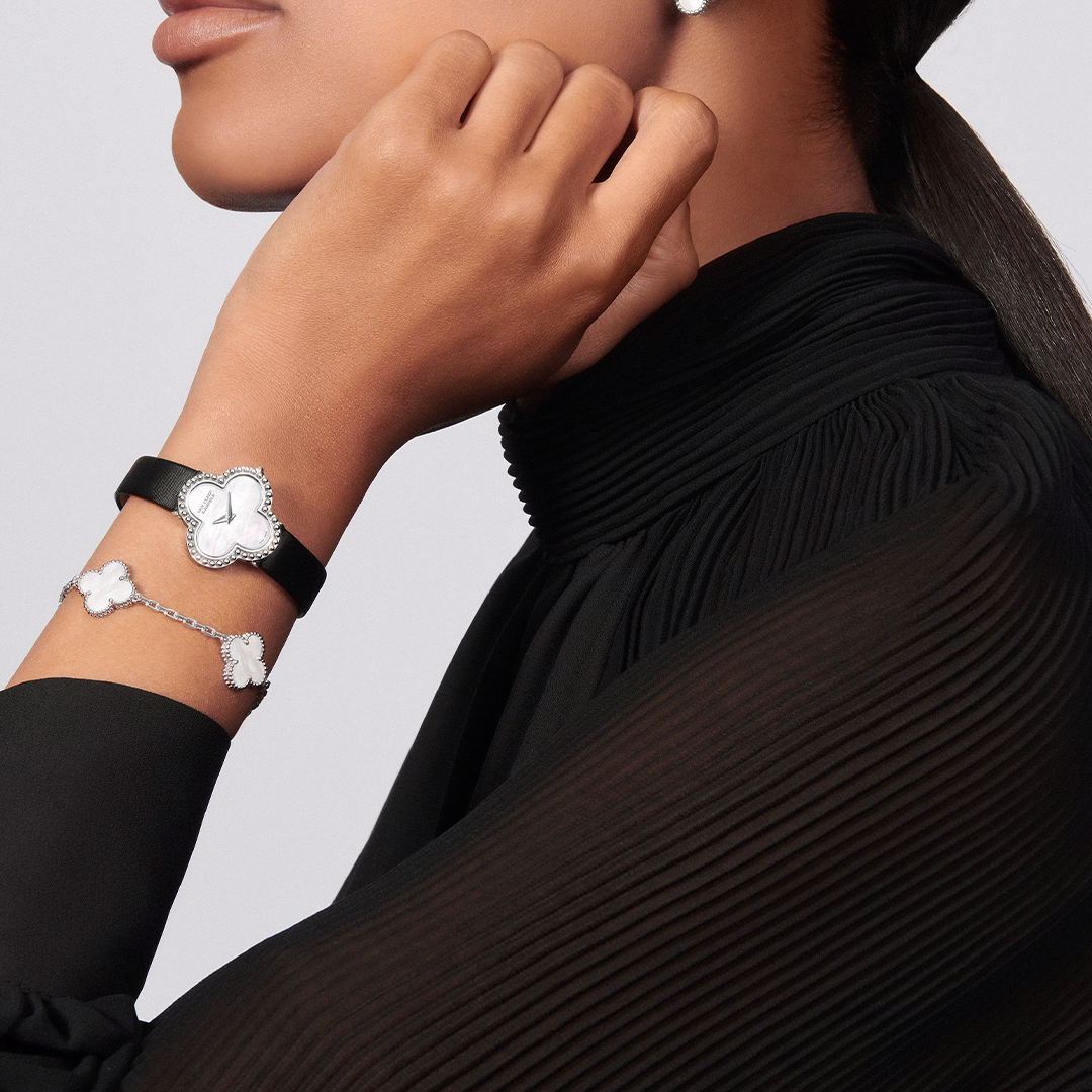 Mother-of-pearl Clover Motif Bracelet