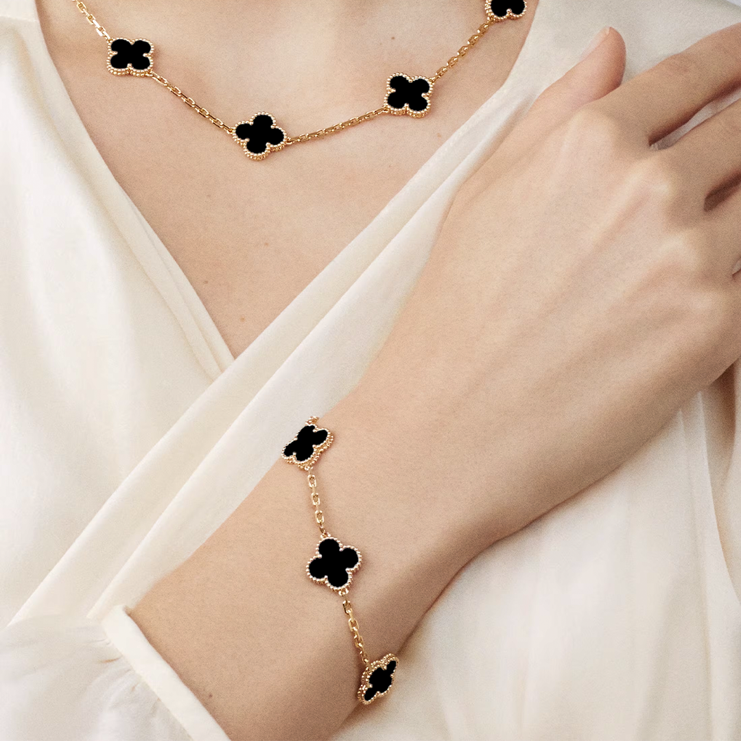 Onyx Clover Motif Bracelet