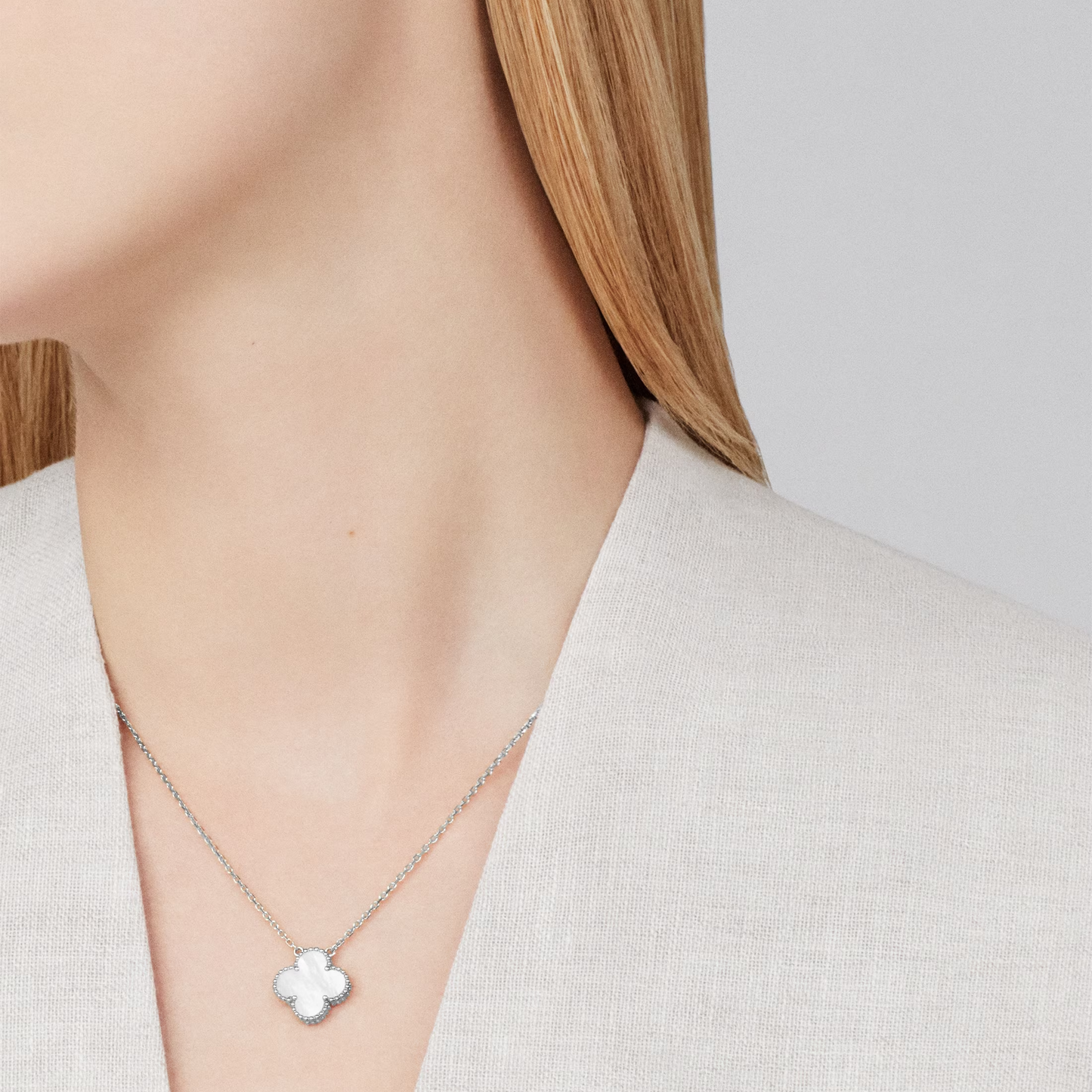 Mother-of-pearl Lucky Clover Pendant