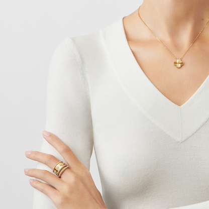 Lumière Clover Motif Pendant