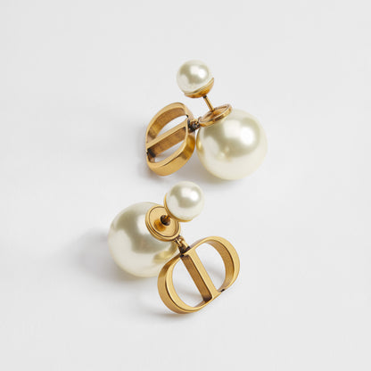 J’adore Signature Pearl Earrings