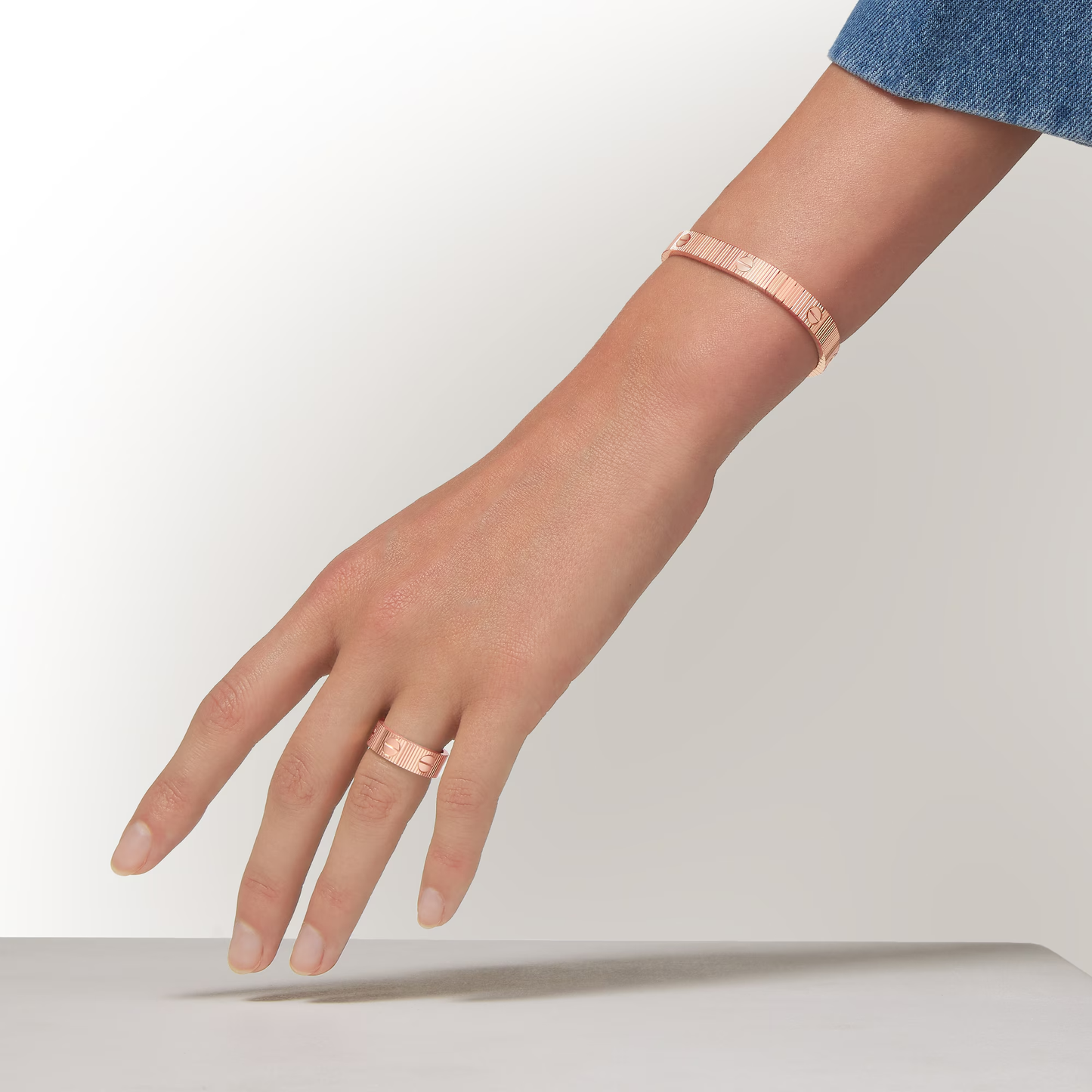 Endless Amour Ring