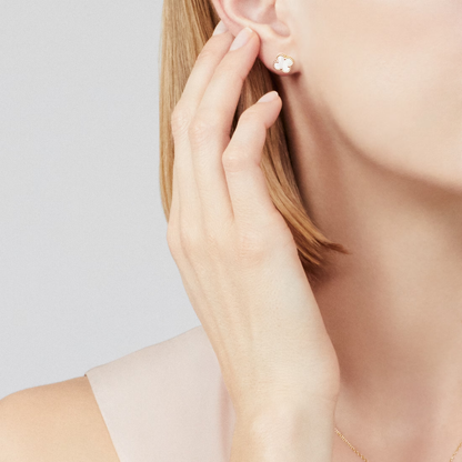 Mother-of-pearl Petite Lucky Clover earstuds