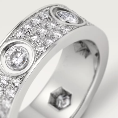 Timeless Amour Pavé Diamanté Ring