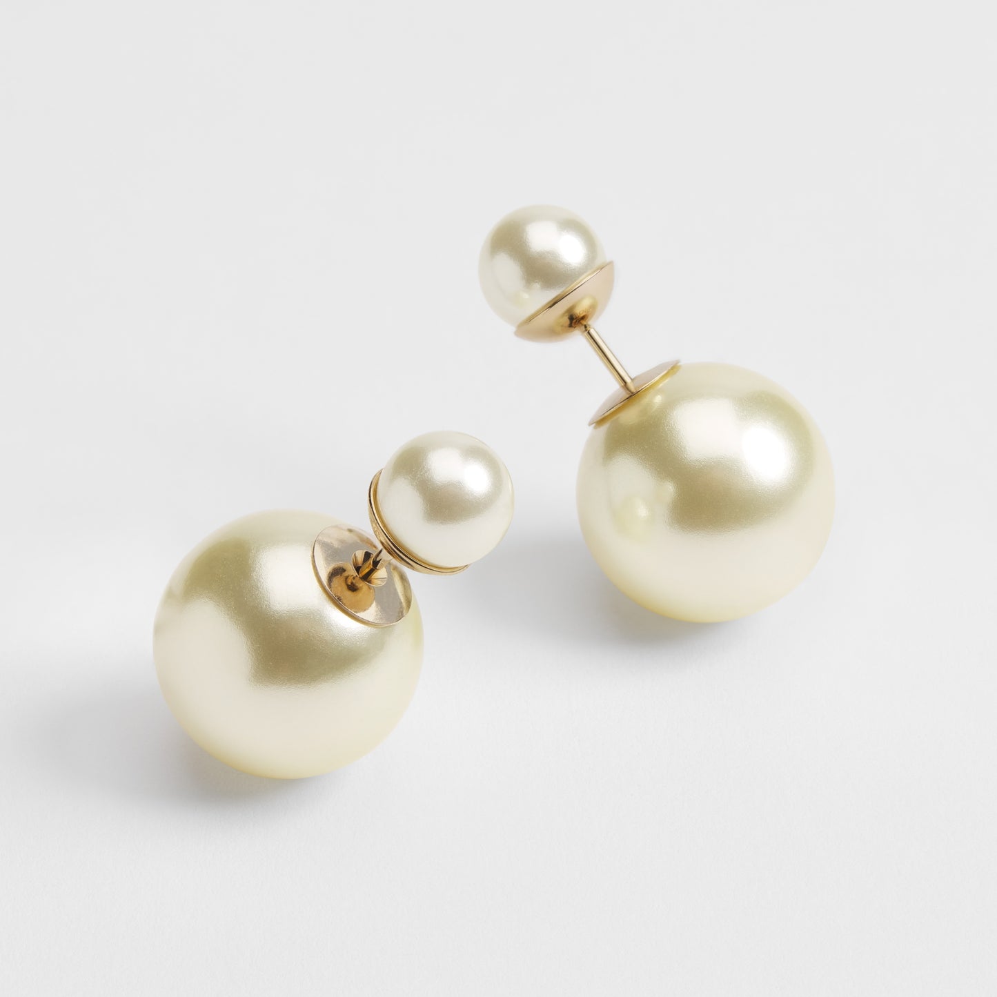 J’adore Classic Pearl Earrings