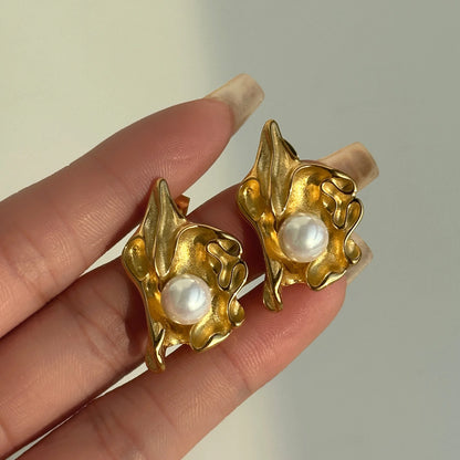 Orchidée Abstract Pearl Earrings