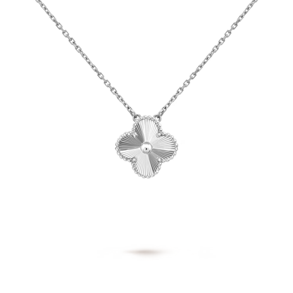Lumière Clover Motif Pendant