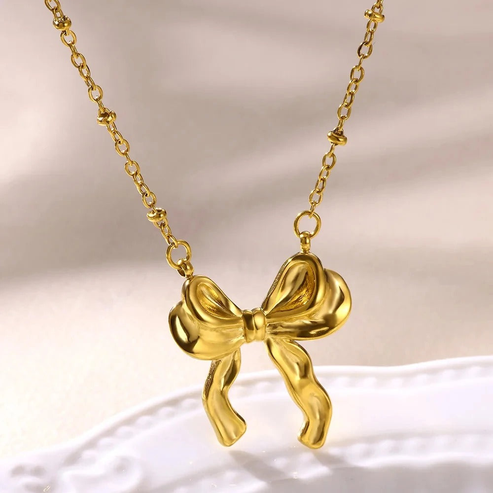 Amélie Bow Necklace